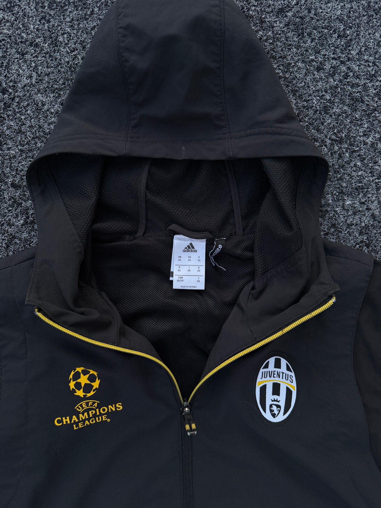 JUVENTUS TRACKSUIT (XS)
