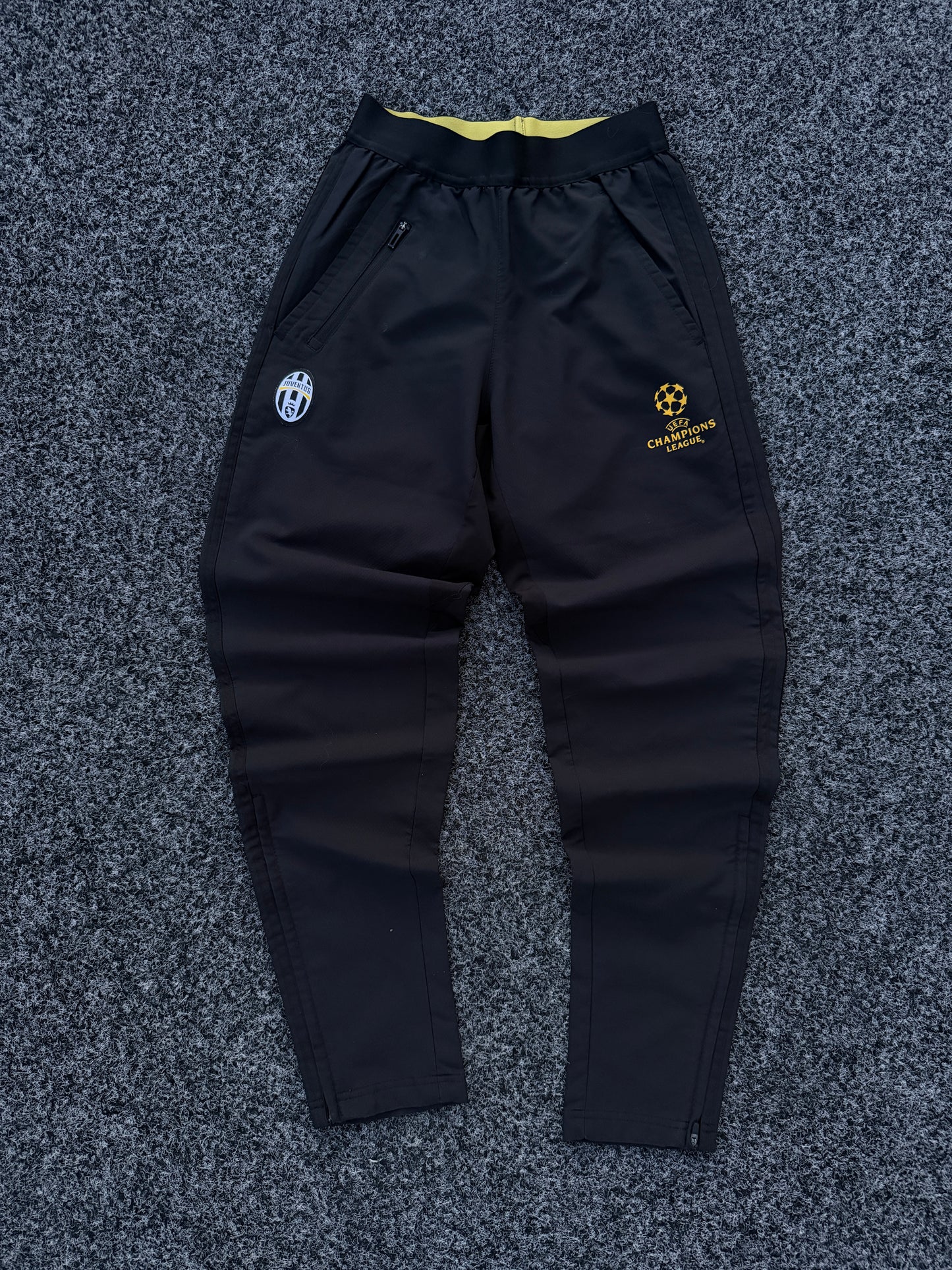JUVENTUS TRACKSUIT (XS)